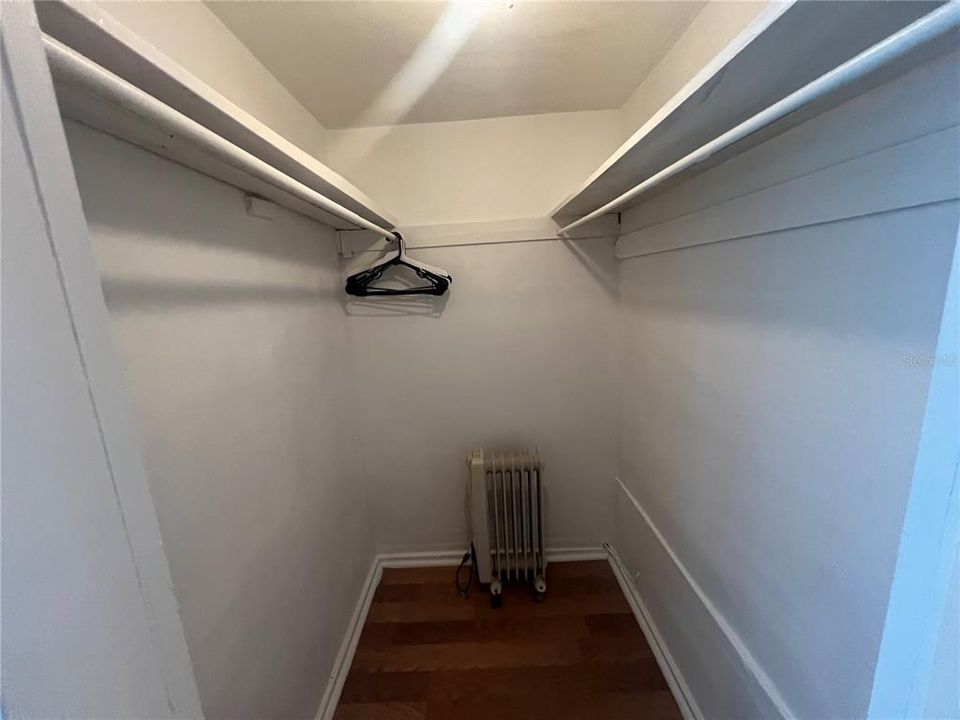 В аренду: $1,100 (1 спален, 1 ванн, 425 Квадратных фут)