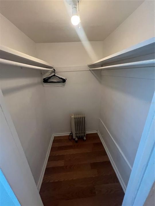 В аренду: $1,100 (1 спален, 1 ванн, 425 Квадратных фут)