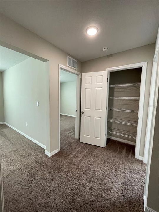 出租: $2,600 (5 贝兹, 3 浴室, 2470 平方英尺)