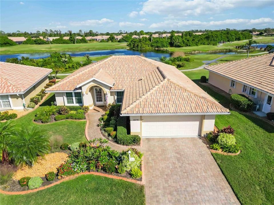 Activo con contrato: $355,000 (3 camas, 2 baños, 1976 Pies cuadrados)