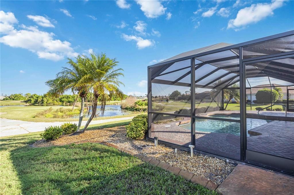 Activo con contrato: $355,000 (3 camas, 2 baños, 1976 Pies cuadrados)