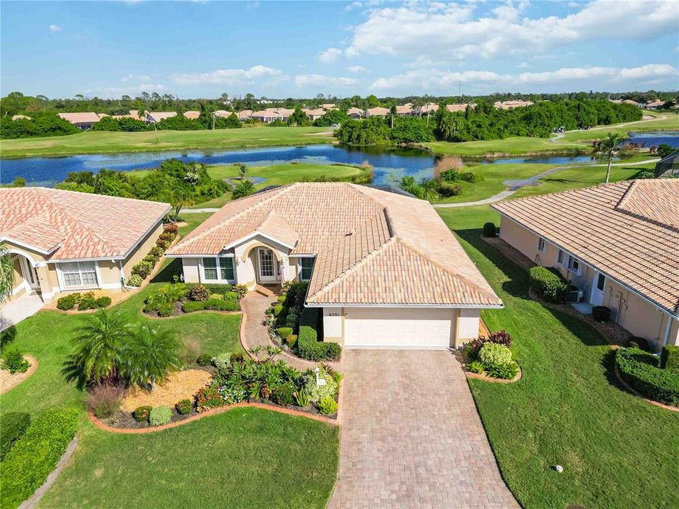 Activo con contrato: $355,000 (3 camas, 2 baños, 1976 Pies cuadrados)