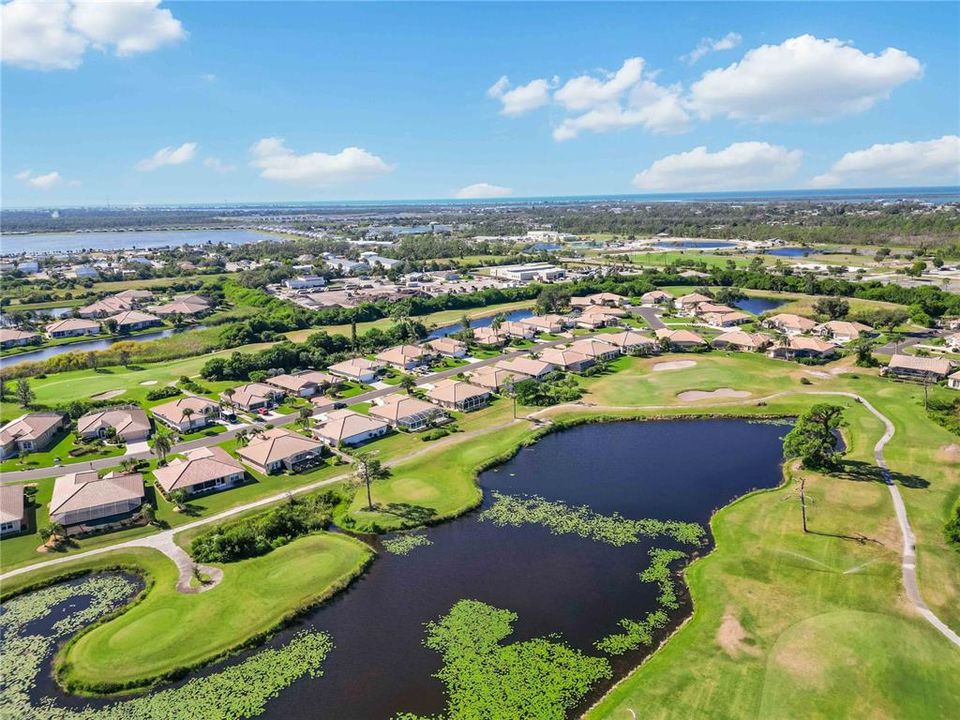 Activo con contrato: $355,000 (3 camas, 2 baños, 1976 Pies cuadrados)