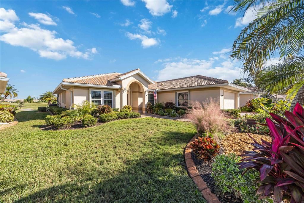 Activo con contrato: $355,000 (3 camas, 2 baños, 1976 Pies cuadrados)