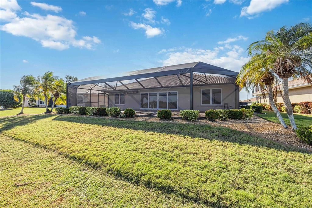 Activo con contrato: $355,000 (3 camas, 2 baños, 1976 Pies cuadrados)