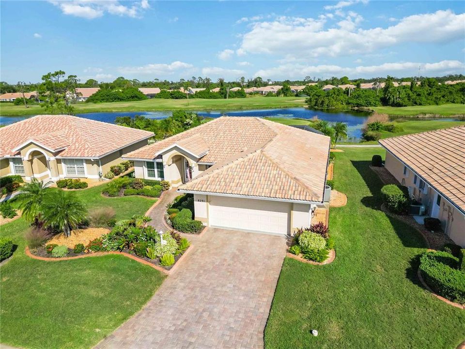 Activo con contrato: $355,000 (3 camas, 2 baños, 1976 Pies cuadrados)