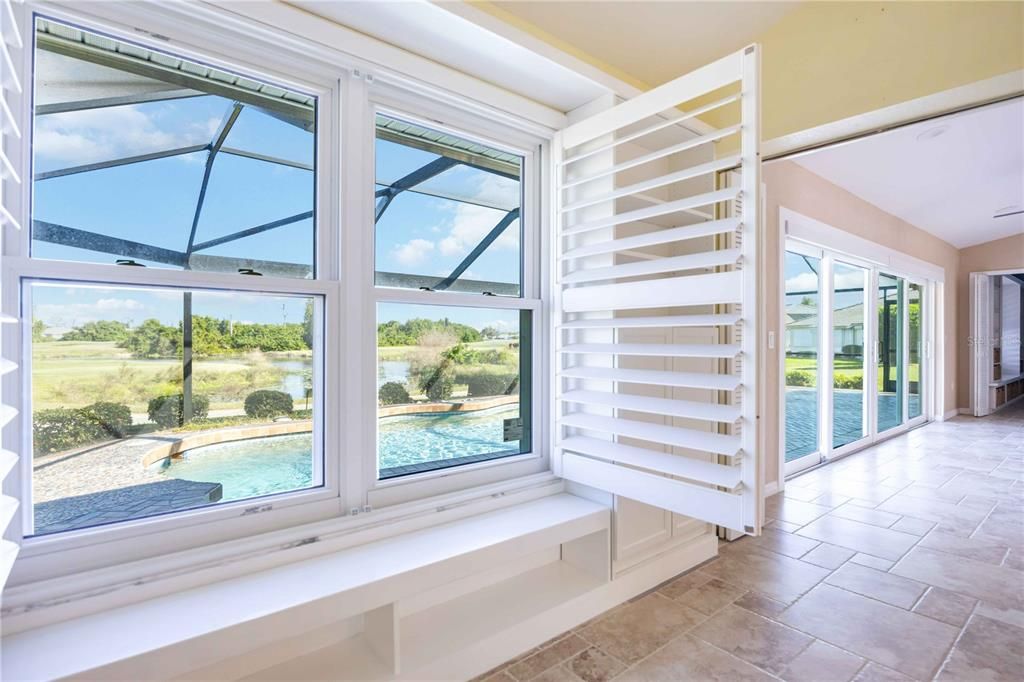 Activo con contrato: $355,000 (3 camas, 2 baños, 1976 Pies cuadrados)