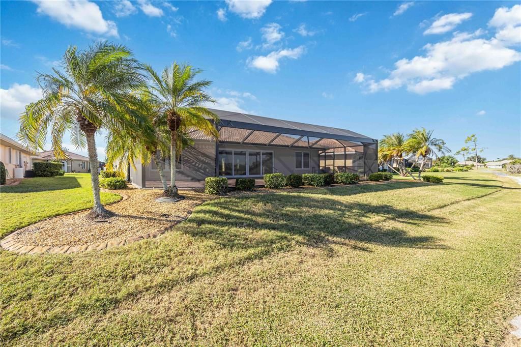 Activo con contrato: $355,000 (3 camas, 2 baños, 1976 Pies cuadrados)