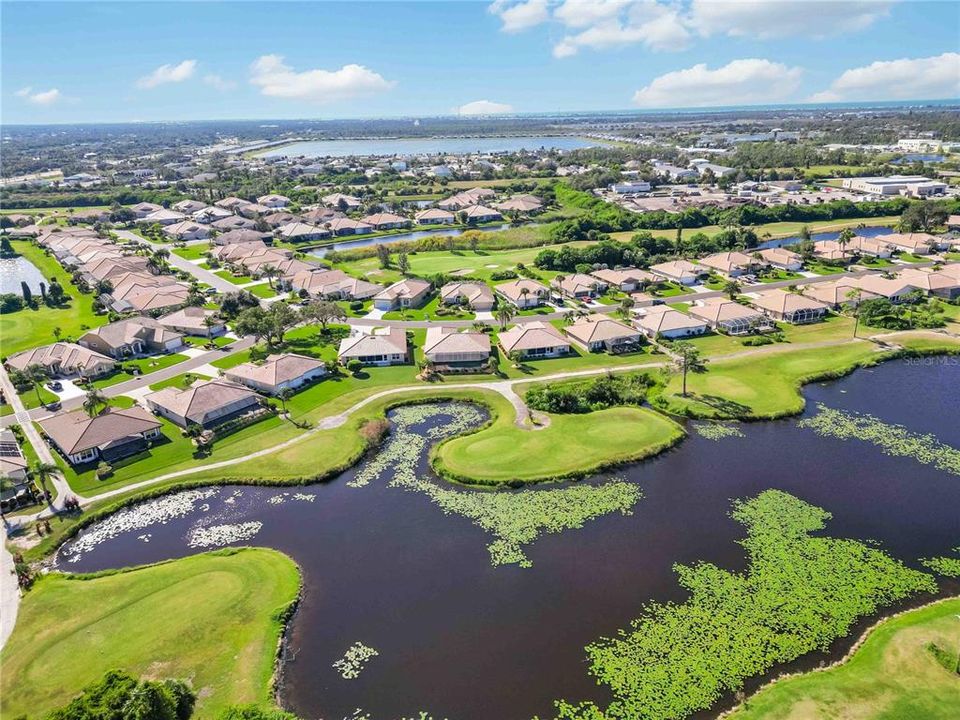 Activo con contrato: $355,000 (3 camas, 2 baños, 1976 Pies cuadrados)