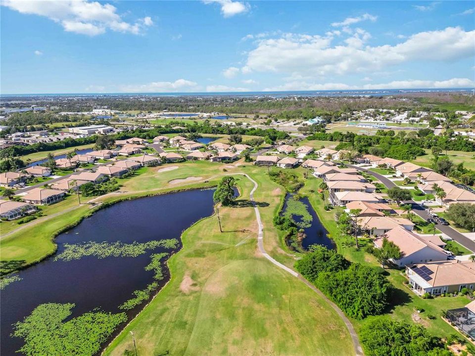 Activo con contrato: $355,000 (3 camas, 2 baños, 1976 Pies cuadrados)