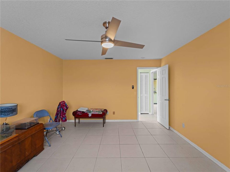 For Sale: $574,900 (4 beds, 2 baths, 2026 Square Feet)