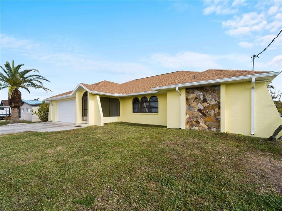For Sale: $574,900 (4 beds, 2 baths, 2026 Square Feet)