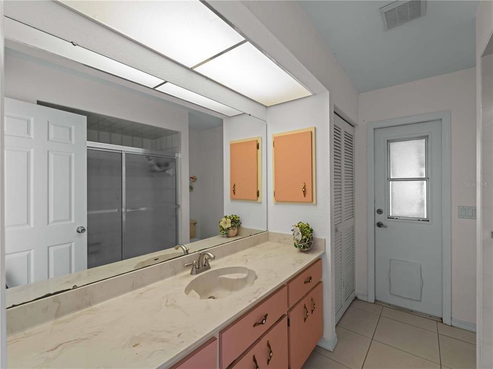 For Sale: $574,900 (4 beds, 2 baths, 2026 Square Feet)