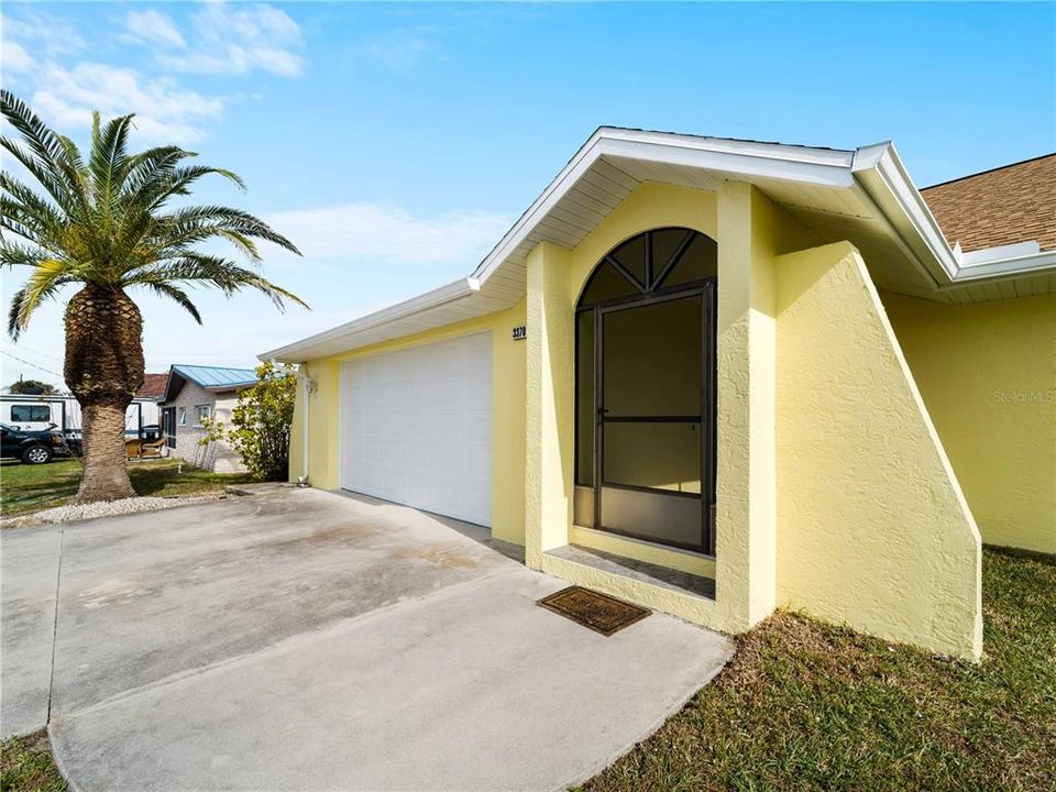 For Sale: $574,900 (4 beds, 2 baths, 2026 Square Feet)