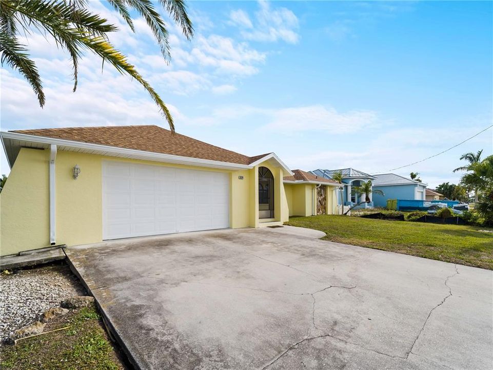 For Sale: $574,900 (4 beds, 2 baths, 2026 Square Feet)