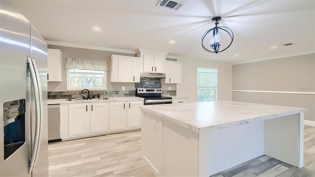 待售: $309,000 (3 贝兹, 2 浴室, 1352 平方英尺)