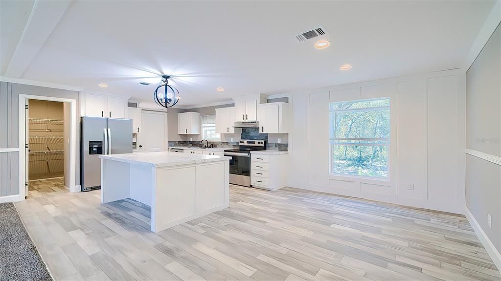 待售: $309,000 (3 贝兹, 2 浴室, 1352 平方英尺)