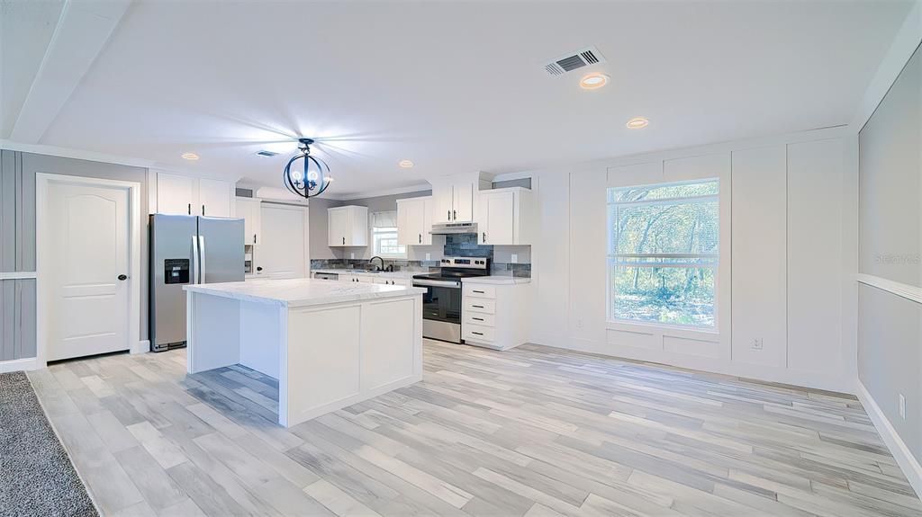 待售: $309,000 (3 贝兹, 2 浴室, 1352 平方英尺)