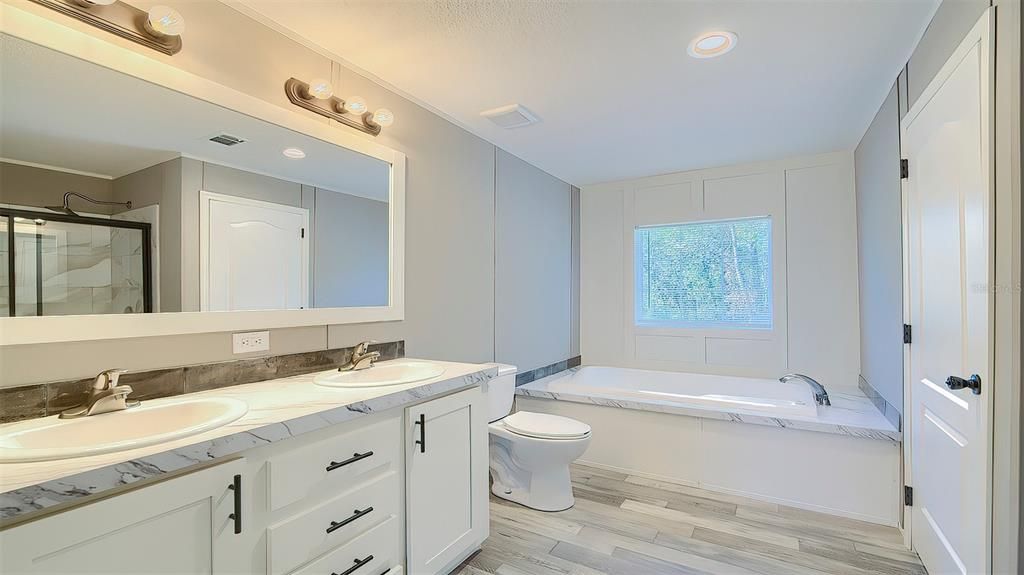 待售: $309,000 (3 贝兹, 2 浴室, 1352 平方英尺)