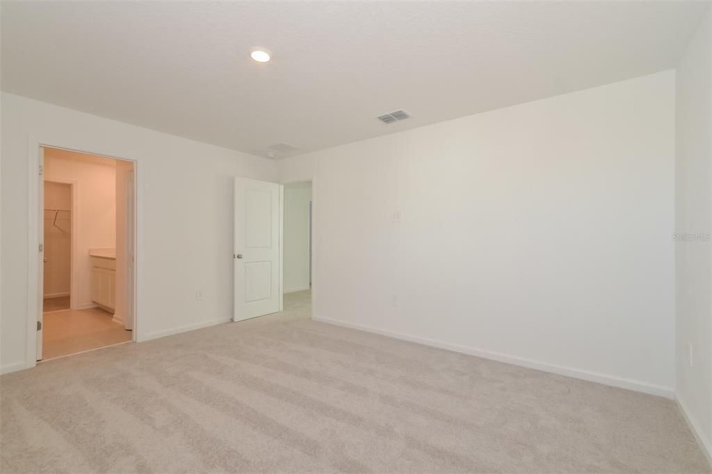 出租: $1,760 (4 贝兹, 2 浴室, 1880 平方英尺)