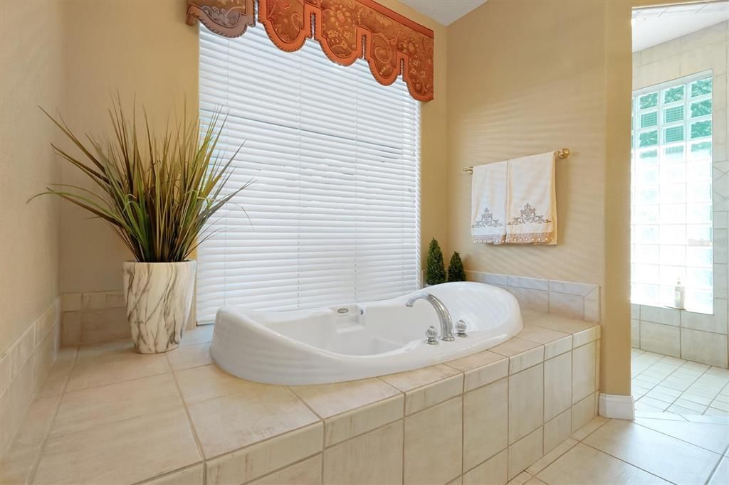 En Venta: $1,495,000 (4 camas, 4 baños, 4084 Pies cuadrados)