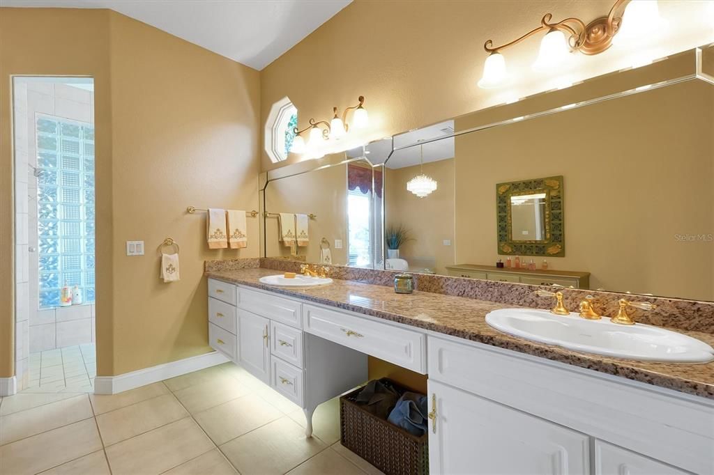 En Venta: $1,495,000 (4 camas, 4 baños, 4084 Pies cuadrados)