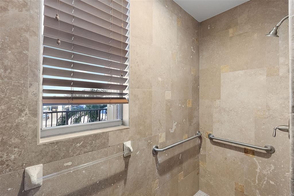 En Venta: $3,495,000 (3 camas, 3 baños, 3186 Pies cuadrados)