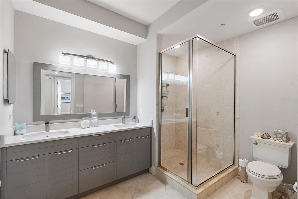 En Venta: $3,495,000 (3 camas, 3 baños, 3186 Pies cuadrados)