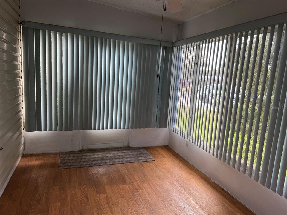 В аренду: $1,800 (2 спален, 2 ванн, 1144 Квадратных фут)