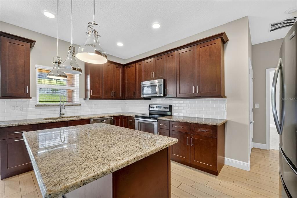 En Venta: $560,000 (4 camas, 3 baños, 2908 Pies cuadrados)