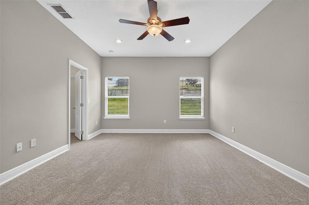 En Venta: $560,000 (4 camas, 3 baños, 2908 Pies cuadrados)