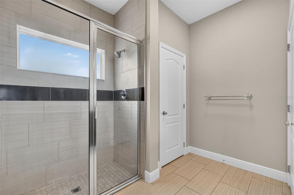 En Venta: $560,000 (4 camas, 3 baños, 2908 Pies cuadrados)