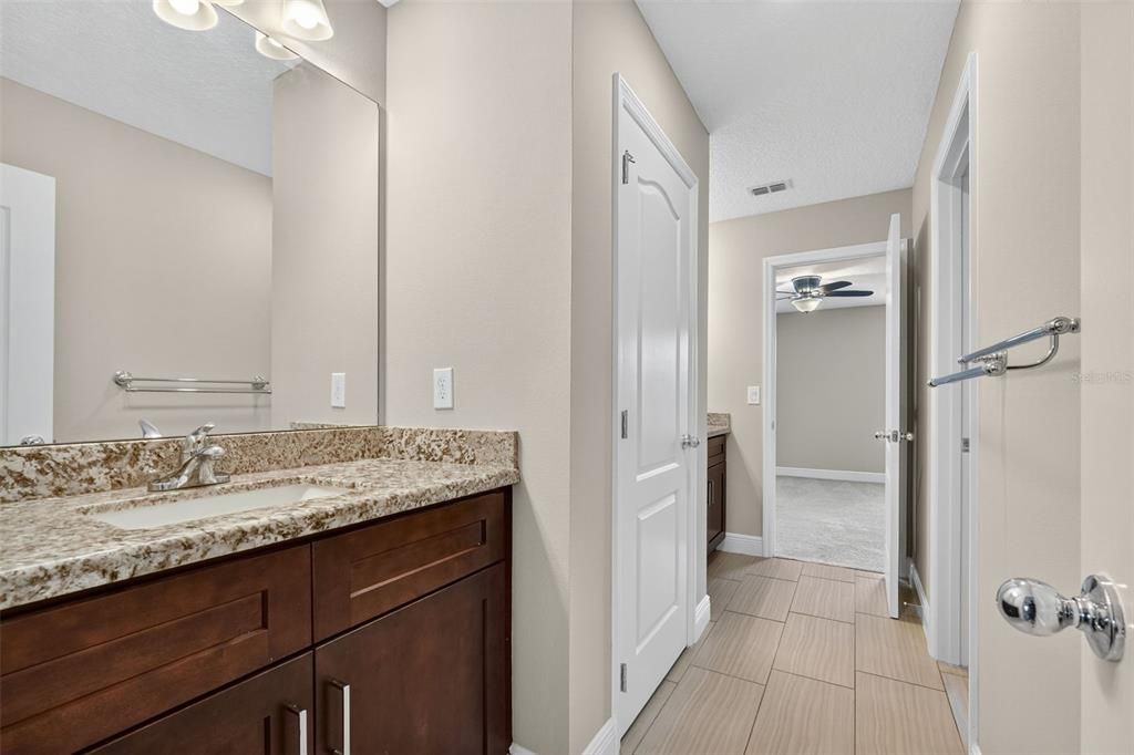 En Venta: $560,000 (4 camas, 3 baños, 2908 Pies cuadrados)