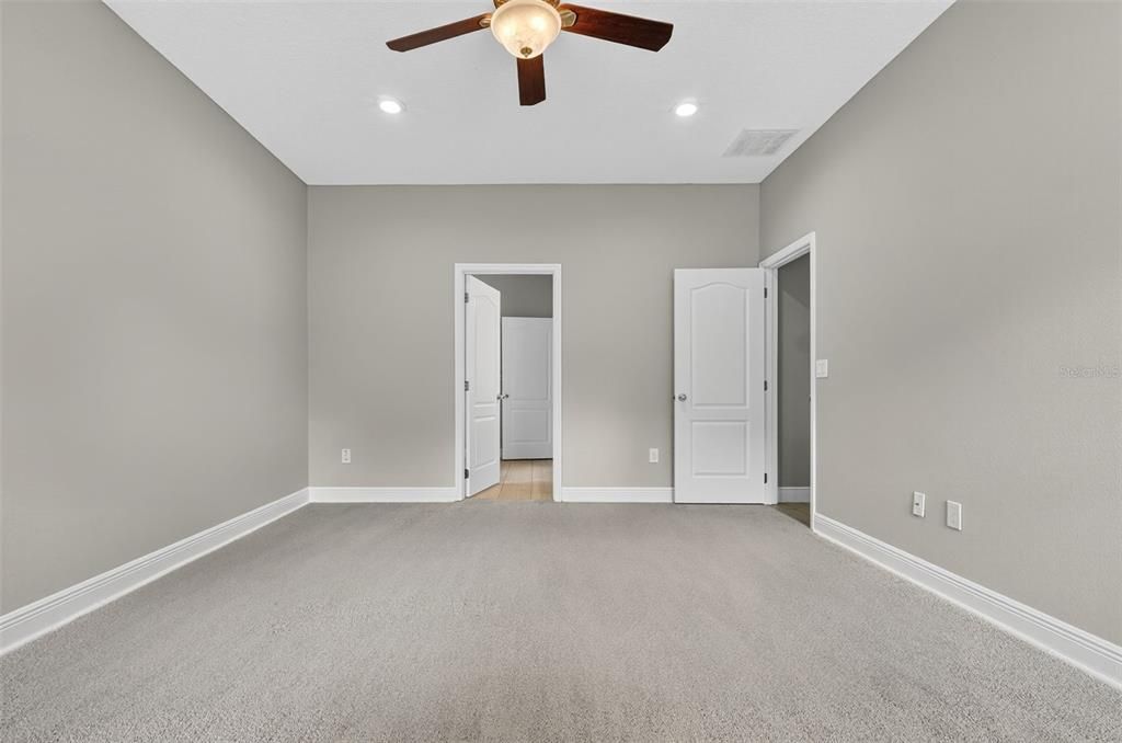 En Venta: $560,000 (4 camas, 3 baños, 2908 Pies cuadrados)