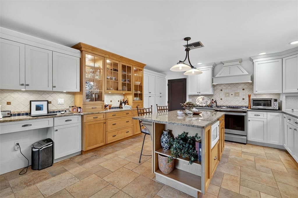 Active With Contract: $575,000 (3 beds, 2 baths, 1949 Square Feet)