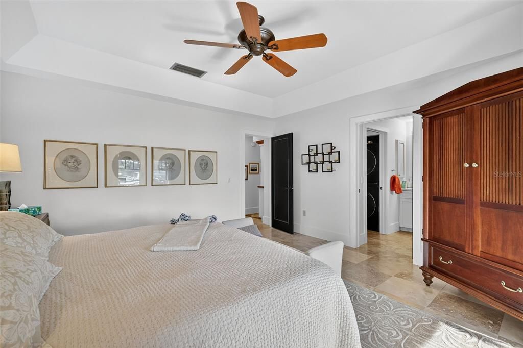 Active With Contract: $575,000 (3 beds, 2 baths, 1949 Square Feet)