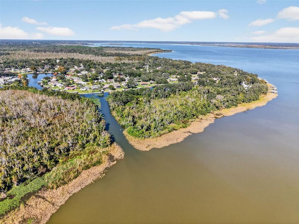 Active With Contract: $575,000 (3 beds, 2 baths, 1949 Square Feet)