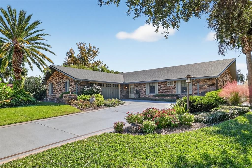 Active With Contract: $575,000 (3 beds, 2 baths, 1949 Square Feet)