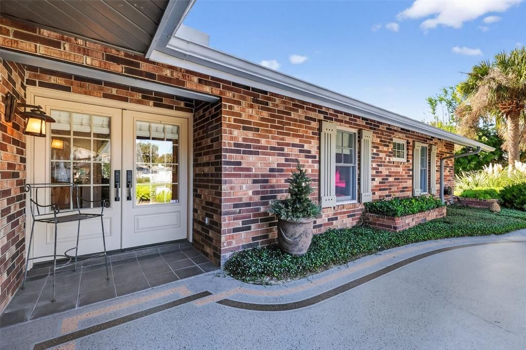 Active With Contract: $575,000 (3 beds, 2 baths, 1949 Square Feet)