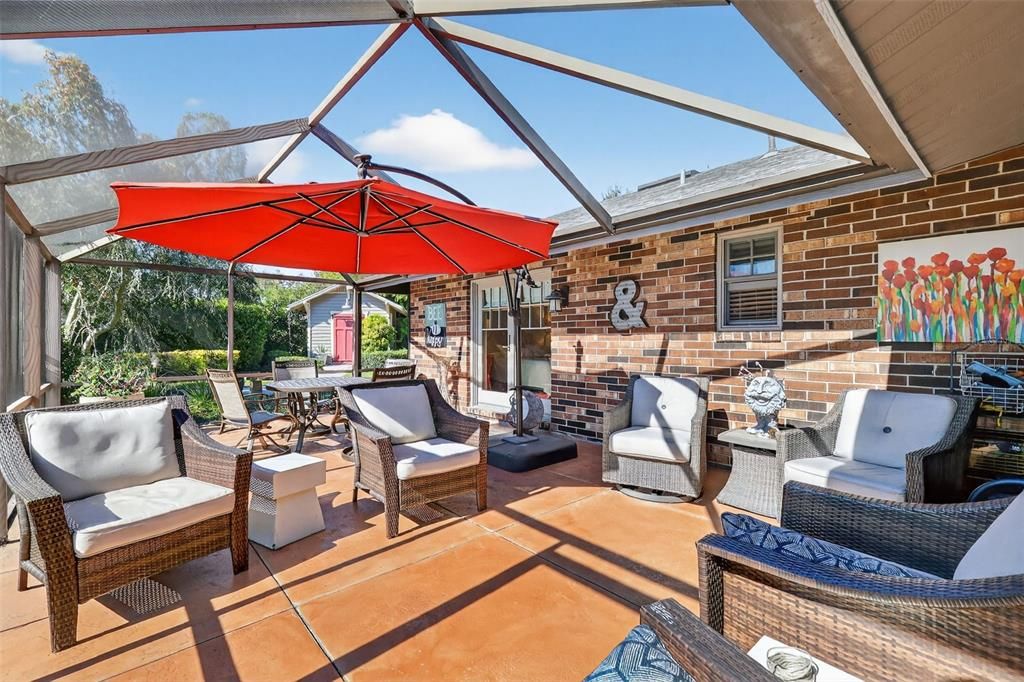 Active With Contract: $575,000 (3 beds, 2 baths, 1949 Square Feet)