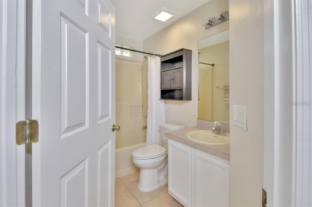 For Rent: $2,500 (3 beds, 2 baths, 1459 Square Feet)