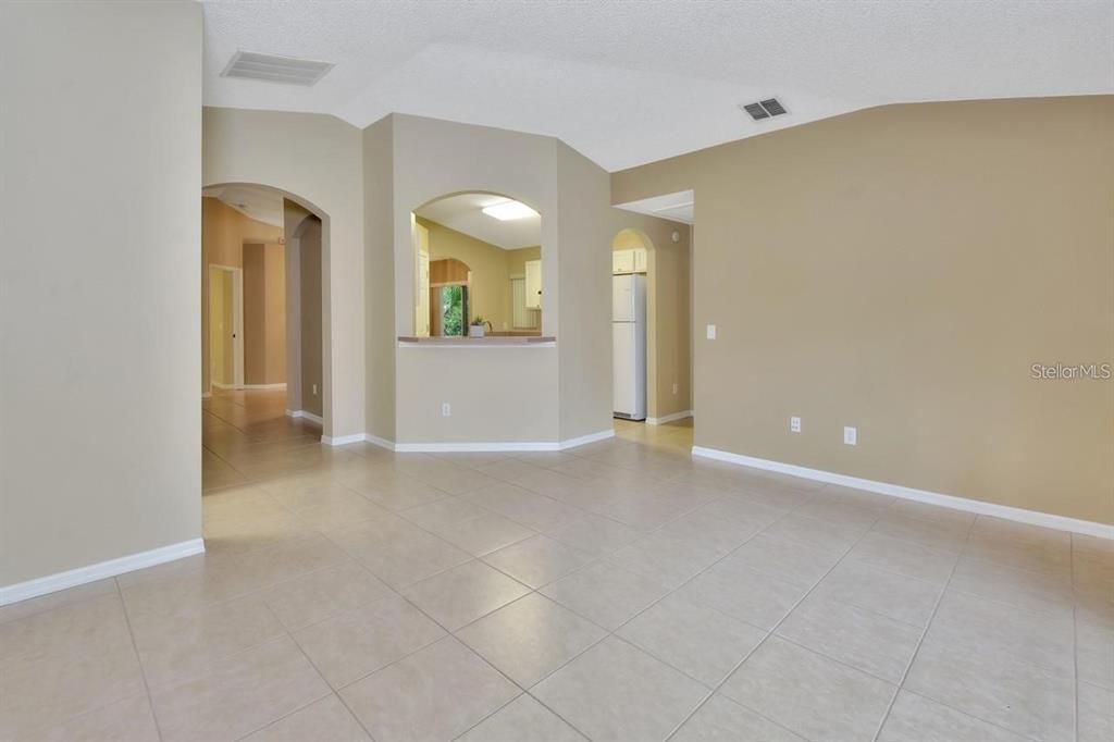 For Rent: $2,500 (3 beds, 2 baths, 1459 Square Feet)