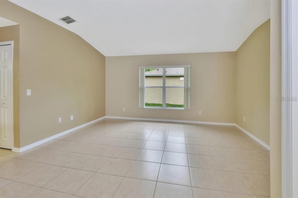 For Rent: $2,500 (3 beds, 2 baths, 1459 Square Feet)