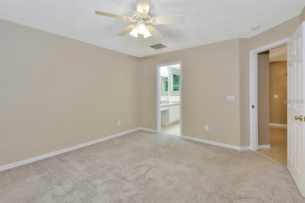 For Rent: $2,500 (3 beds, 2 baths, 1459 Square Feet)