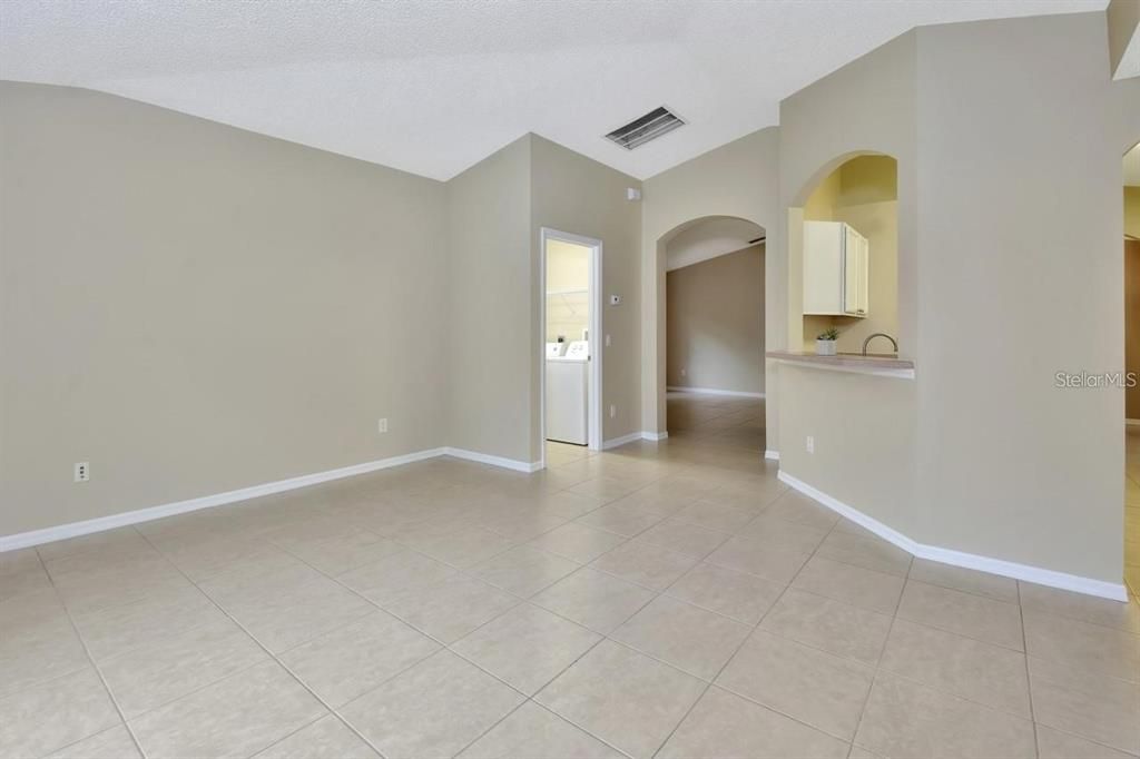 For Rent: $2,500 (3 beds, 2 baths, 1459 Square Feet)