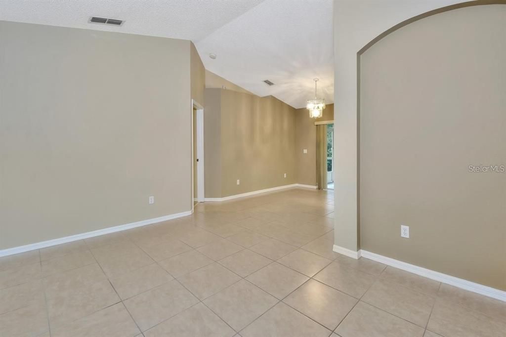 For Rent: $2,500 (3 beds, 2 baths, 1459 Square Feet)