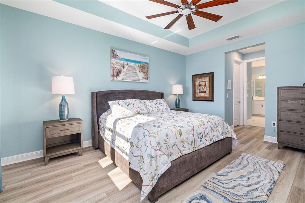 Activo con contrato: $650,000 (3 camas, 2 baños, 2336 Pies cuadrados)