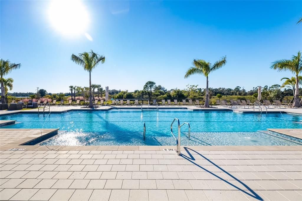 Activo con contrato: $650,000 (3 camas, 2 baños, 2336 Pies cuadrados)