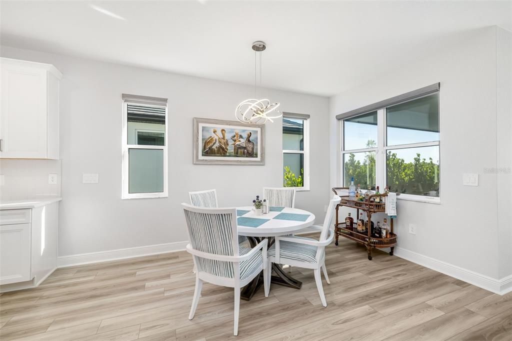 Activo con contrato: $650,000 (3 camas, 2 baños, 2336 Pies cuadrados)