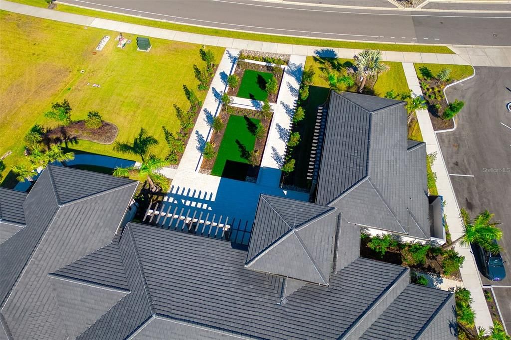 Activo con contrato: $650,000 (3 camas, 2 baños, 2336 Pies cuadrados)